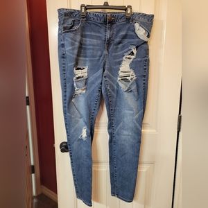 5 for 30 Fashion to figure distressed jeans